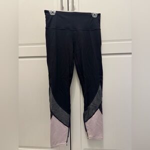 Athleta Color Block Salutation 7/8 Legging